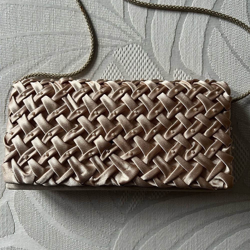 Elegant Woven Clutch in Champagne - Picture 3 of 7